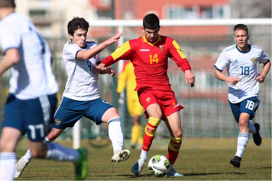 Сборная U-16: Бычков принял участие в матче с Черногорией