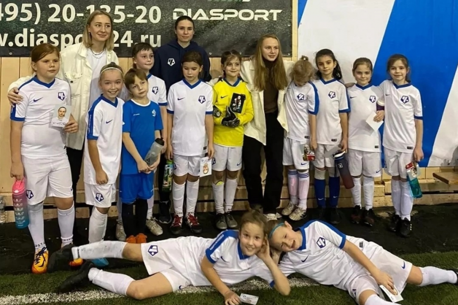 Команды мальчиков 2015 г.р. и девочек 2014 г.р. приняли участие в «Новогоднем Кубке Чертаново»