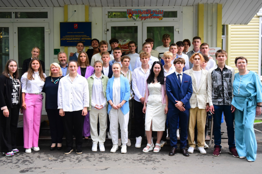 В школе «Чертаново» прошёл Выпускной-2023!
