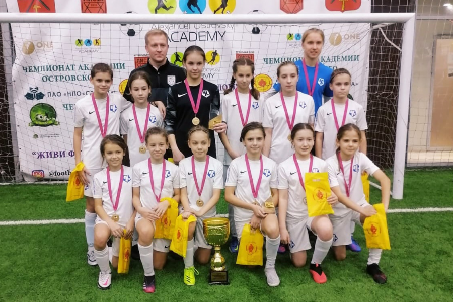 Команда девочек «Чертаново» 2011 г.р. – чемпион турнира «Живи футболом» в Туле!